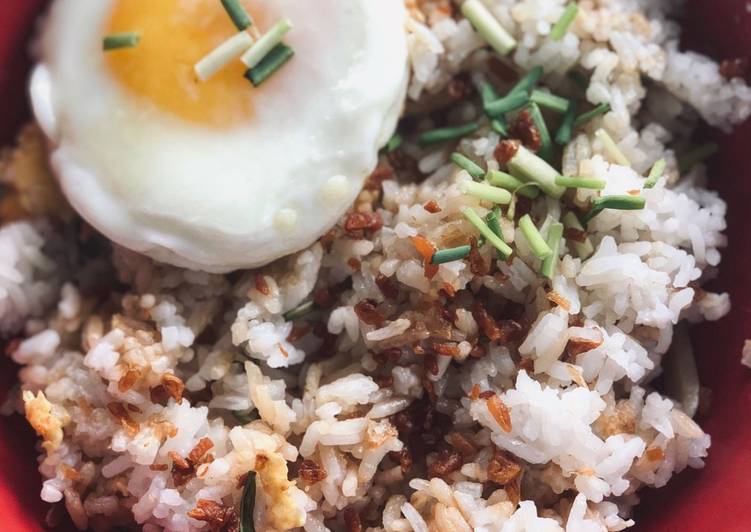 Garlic egg rice