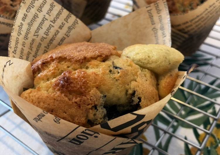 Recipe of Award-winning Banana Blueberries Muffin