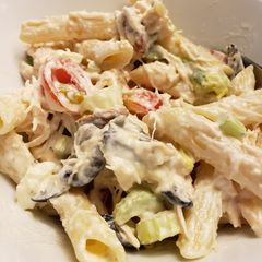 A picture of CHICKEN PENNE Salad (pasta).
