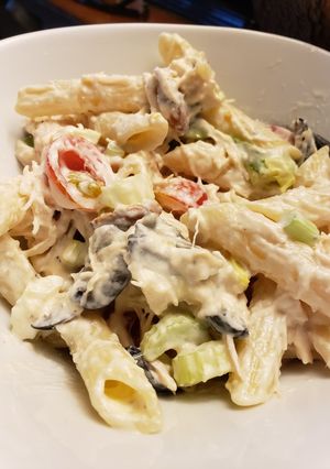 A picture of CHICKEN PENNE Salad (pasta).