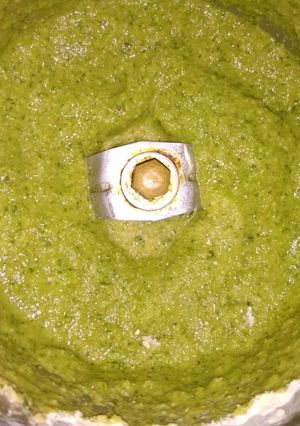 A picture of Hare Dhaniya ki Chutney.