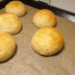 A picture of Porridge bread rolls.