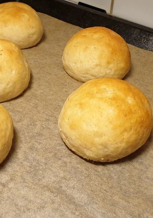 A picture of Porridge bread rolls.