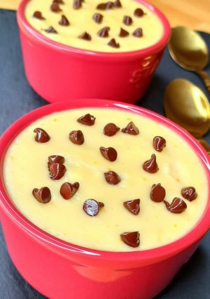 Une photo de CRÈME DESSERT🍮À L'ORANGE 🍊ET AUX PÉPITES DE CHOCOLAT
