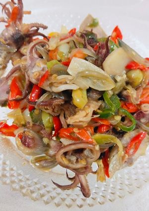 Foto resep Tumis Cumi Asin Super Pedas