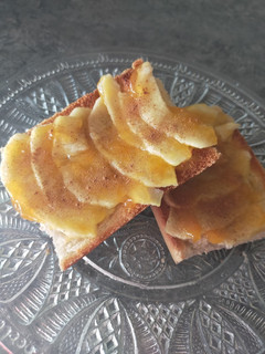 Una foto de Tostadas de manzana