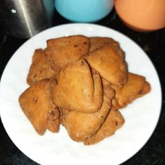 A picture of Masala nimki.