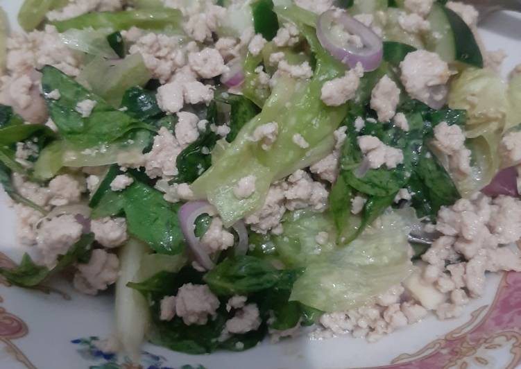 Laab kai / larb kai (Thai chicken salad) MPASI 1+