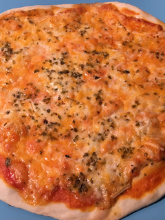 Una foto de Pizza cuatro quesos casera