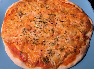 Foto principal de Pizza cuatro quesos casera