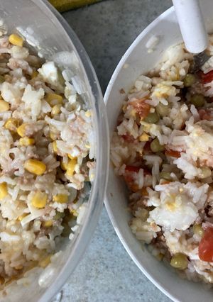 Una foto de Arroz con atún completito