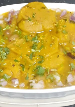 A picture of Matar Dal with Indian Style Tortillas & Spicy Dumplings.