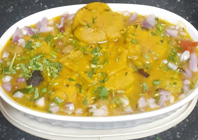 Matar Dal with Indian Style Tortillas & Spicy Dumplings
