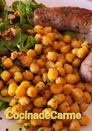 Foto principal de Butifarra asada con garbanzos salteados