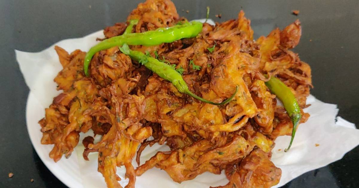 Crispy onion pakoda / kurkuri kanda bhajji Recipe by Shaheen Syed - Cookpad