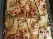 Una foto de zapallo italiano relleno saludable