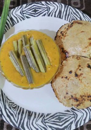A picture of Drumstick curry.