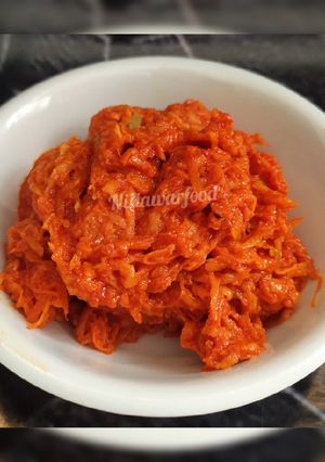 A picture of Spicy raw mango kachumbar (takku).