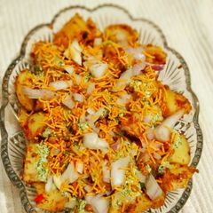 A picture of Aloo Chaat.