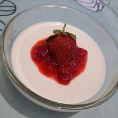 A picture of Pannacota Strawberry Jam.