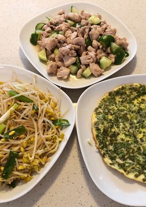 小黃瓜炒雞腿肉 的食譜成品照片