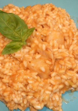 Foto principal de Arroz cremoso con Coquille St. Jacques (pequeñas vieiras) y caldo de mejillones