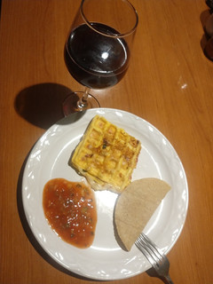 Una foto de Waffle huevo a la mexicana