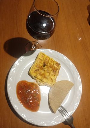Una foto de Waffle huevo a la mexicana
