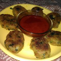 A picture of Veg kabab with chilli garlic sauce.
