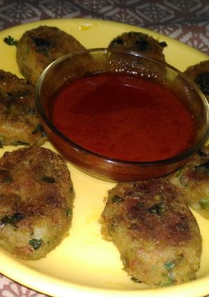 A picture of Veg kabab with chilli garlic sauce.