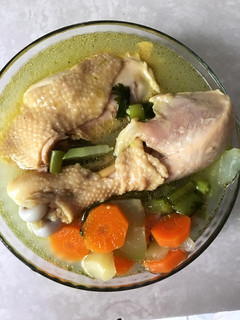 Una foto de Caldo de pollo!!