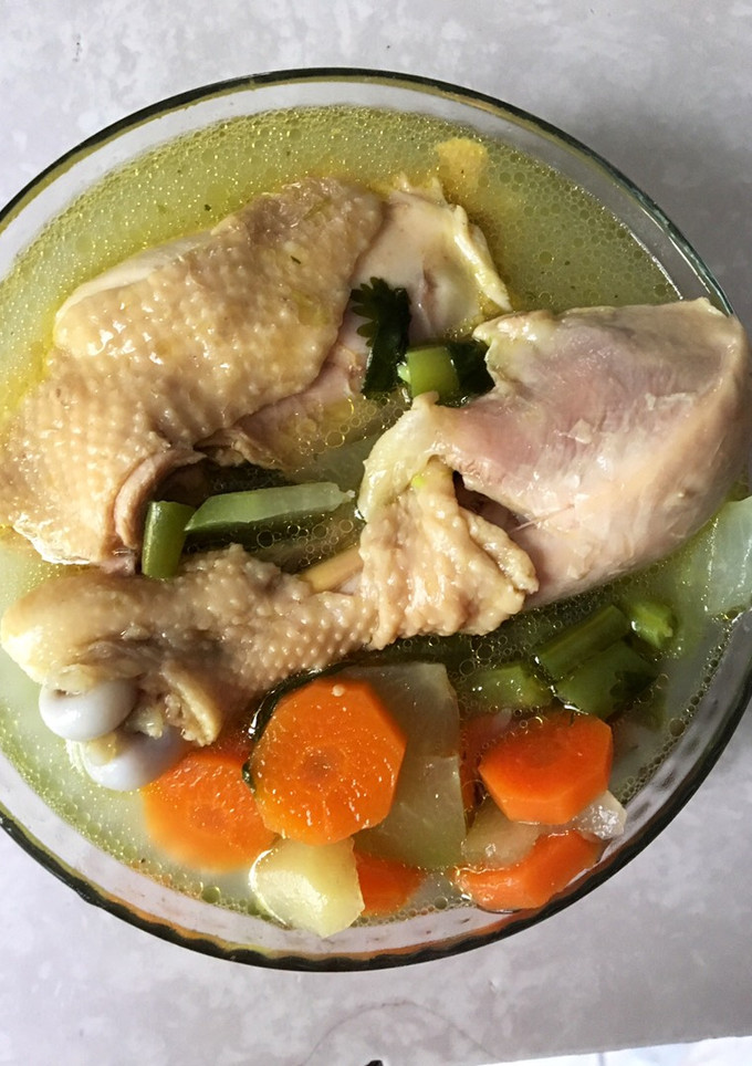 Una foto de Caldo de pollo!!