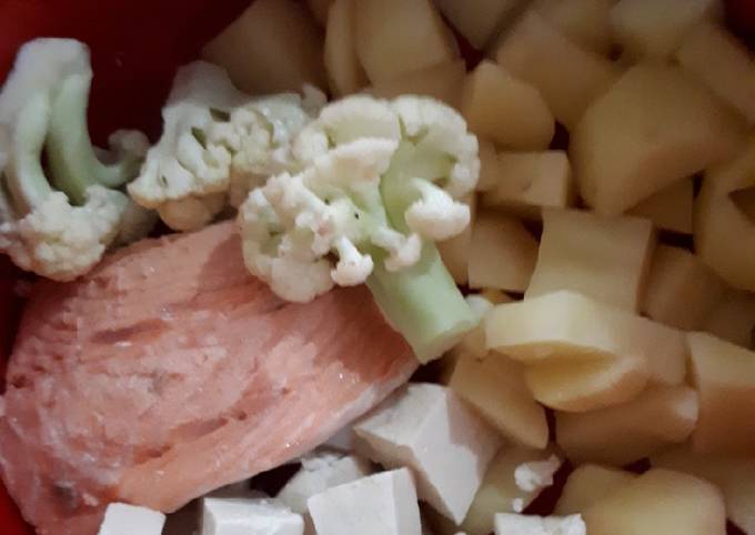 Mpasi 4 bintang salmon kentang (6bulan++)