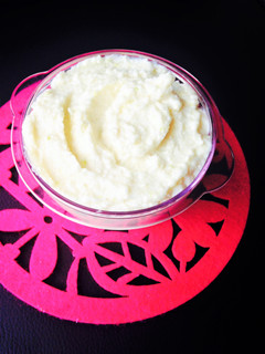 A picture of Toum (Garlic Sauce).