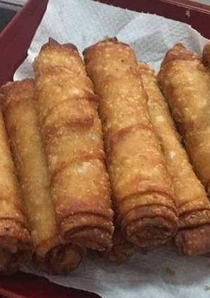 A picture of Chicken and Vegetable Spring Rolls.