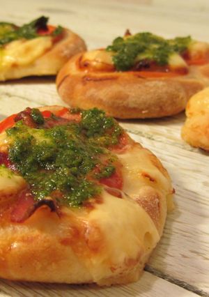 Baconos, paradicsomos papucs recept rukkola pestoval recept fotója