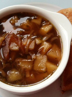 A picture of Vickys Onion & Apple Soup, GF DF EF SF NF.