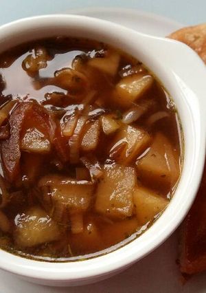 A picture of Vickys Onion & Apple Soup, GF DF EF SF NF.