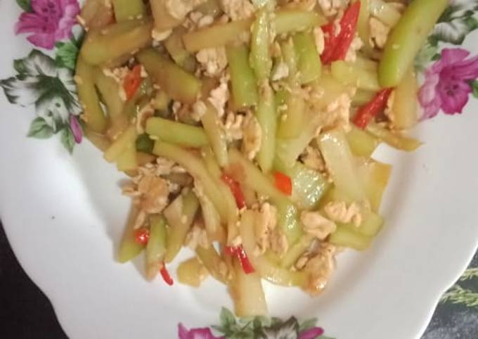 Resep Tumis Labu Siam Pedas oleh Mamah Aura - Cookpad