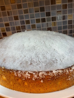 Una foto de Torta húmeda de vainilla y coco 🥥