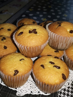 Una foto de Muffins de limón con chispas sin manteca