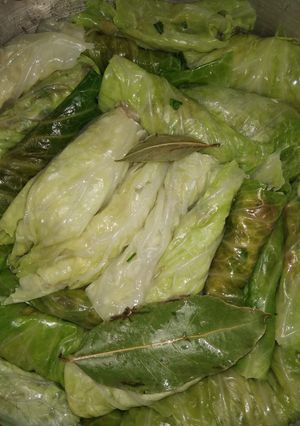 صورة لوصفة دولمة كرنب (كرنب محشي) مرقة بيضاء