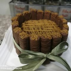 A picture of Twix chocolate 🍰 Cake.