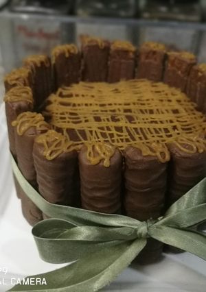 A picture of Twix chocolate 🍰 Cake.