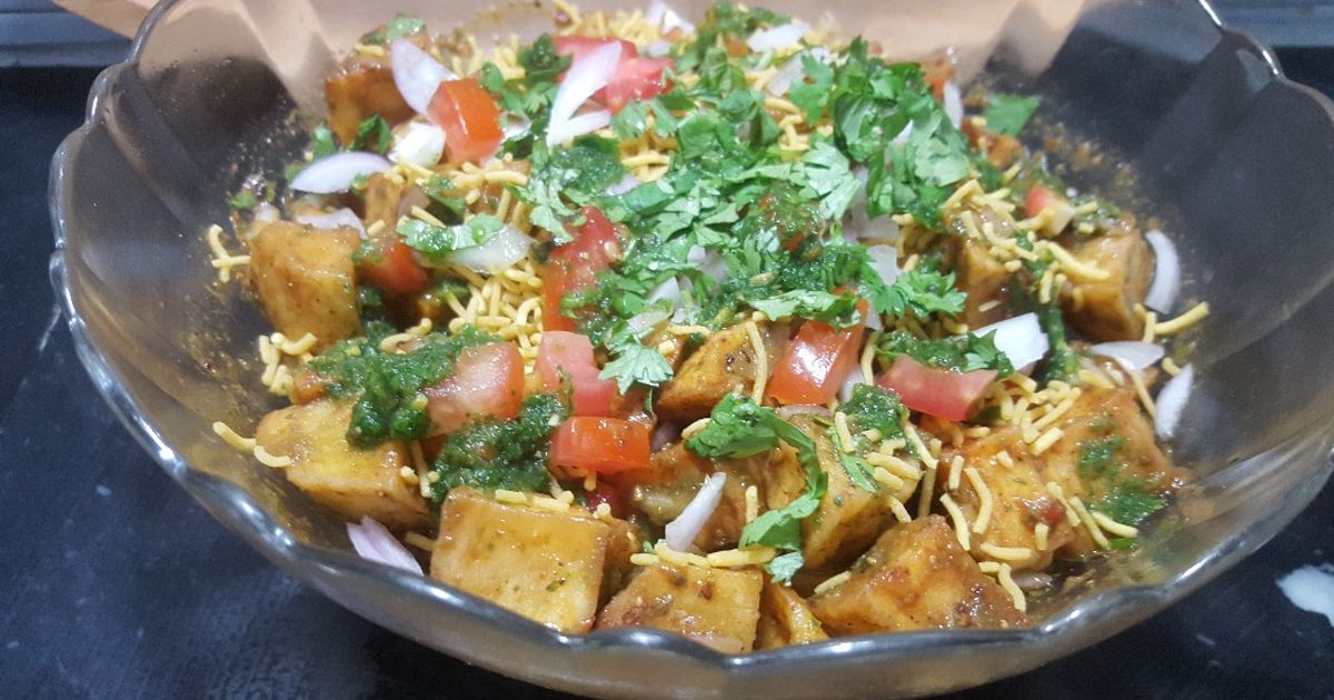 Chatpati Aloo Chaat ! Recipe by Savaira Momin - Cookpad