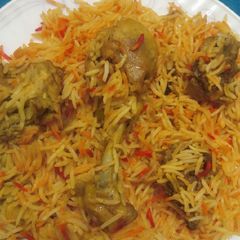 A picture of Kashmiri chicken biryani.