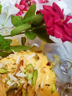 अमूल जैसी बादाम पिस्ता कस्टर्ड आइस क्रीम(amul jaise pista custard Ice cream recipe in hindi) रेसिपी मुख्य फोटो