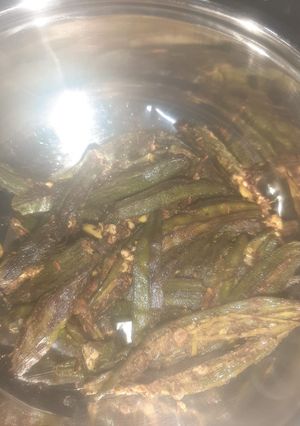 भिन्डी भरवा (bhindi bharwa recipe in Hindi) रेसिपी मुख्य फोटो
