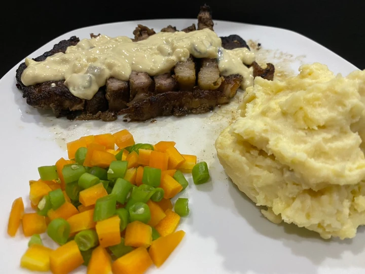 Langkah Gampang Membikin Resep Sirloin beef steak with mushroom sauce yang Enak Banget Anti Ribet, Menggugah Selera
