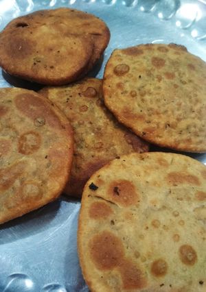 A picture of Plain kachori.